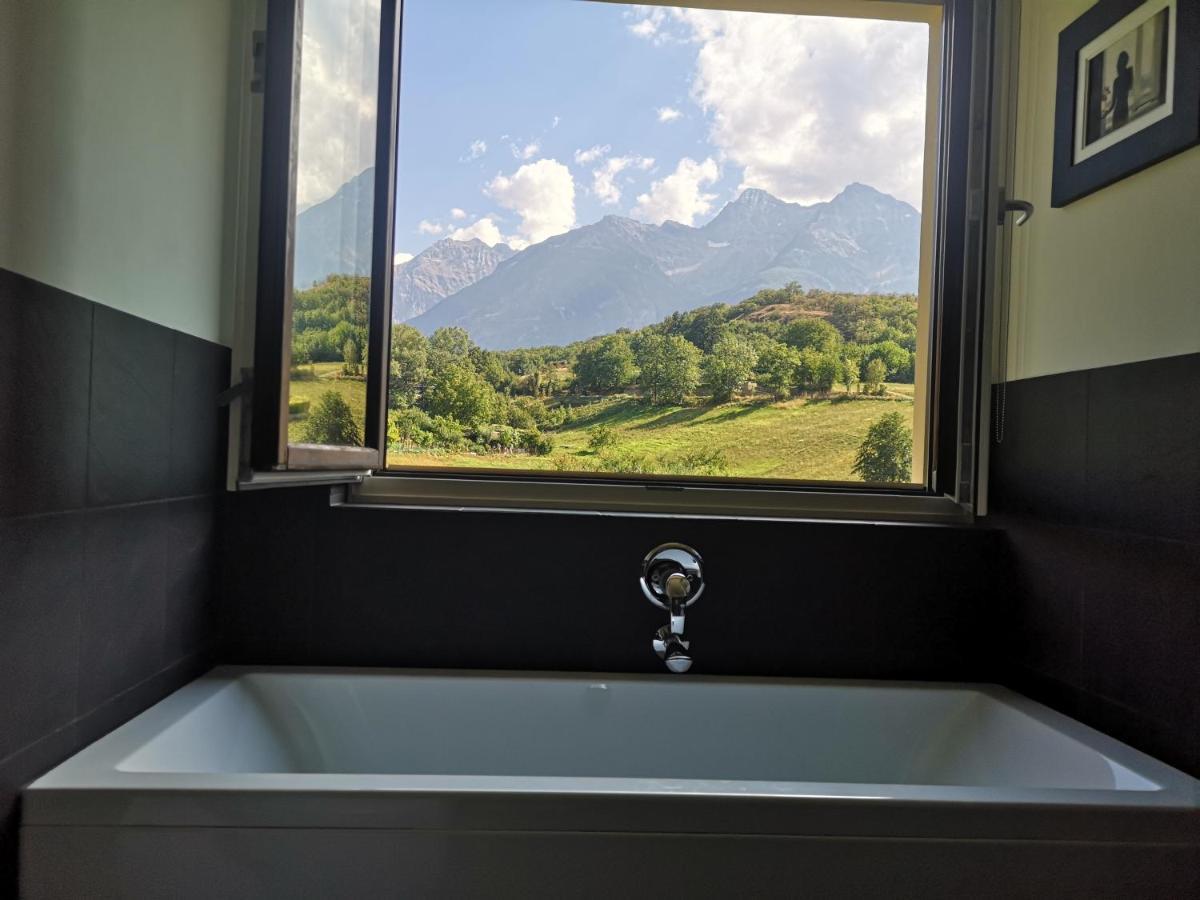 Aosta Stunning Panoramic Views From Modern Two Bedroom Apartment Luaran gambar