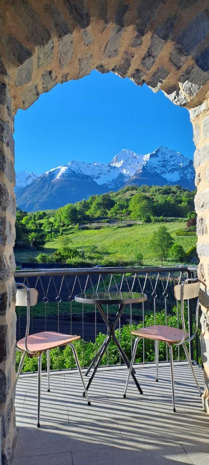 Aosta Stunning Panoramic Views From Modern Two Bedroom Apartment Luaran gambar